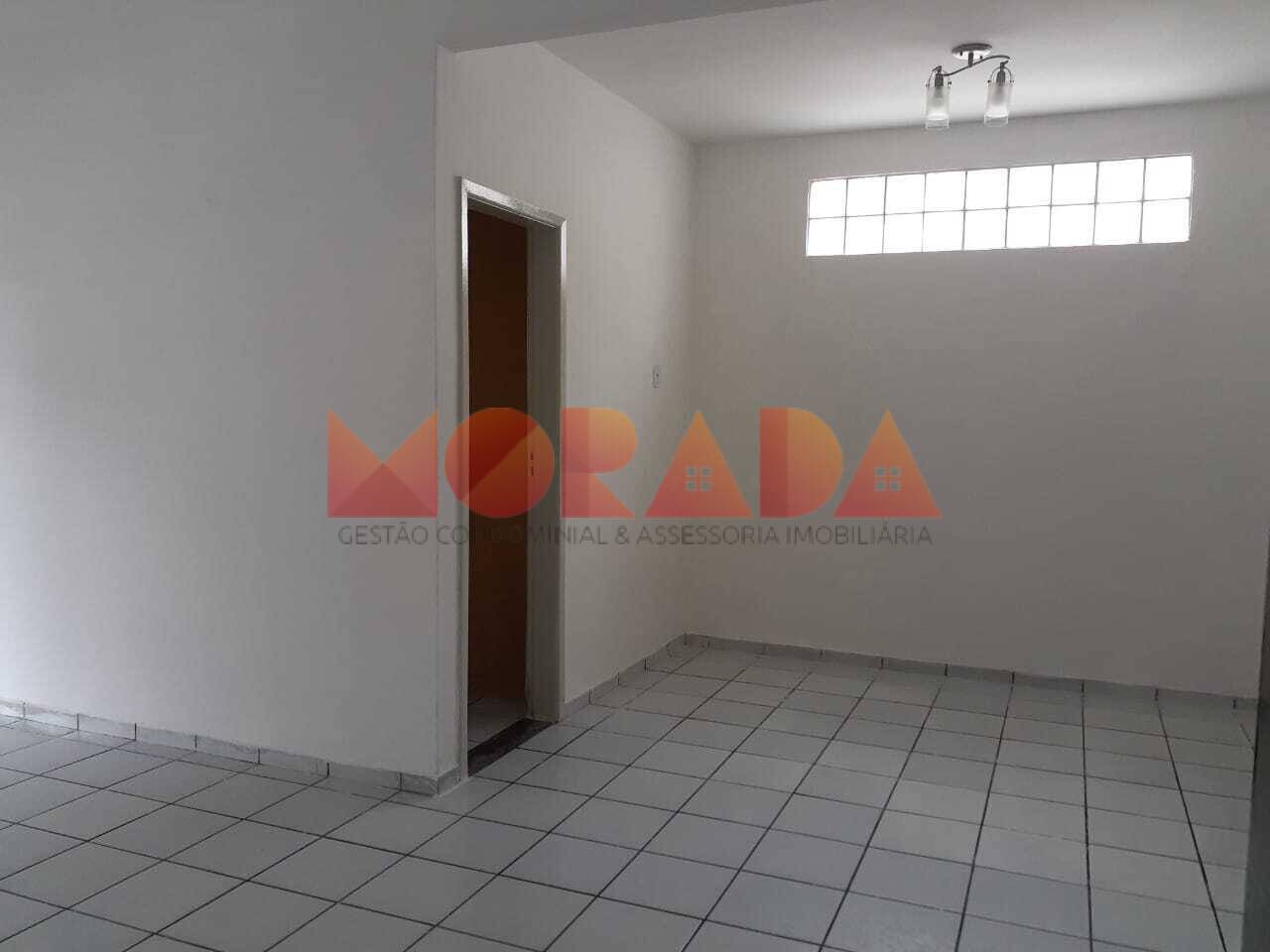 Casa para alugar com 3 quartos, 200m² - Foto 4