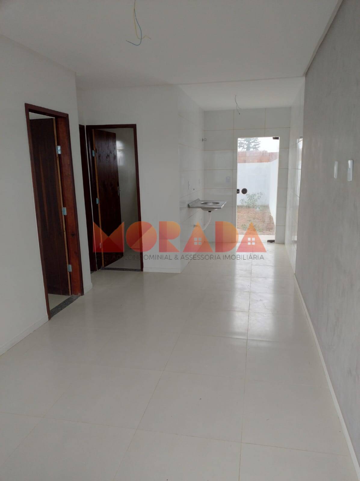 Casa à venda com 2 quartos, 41m² - Foto 2