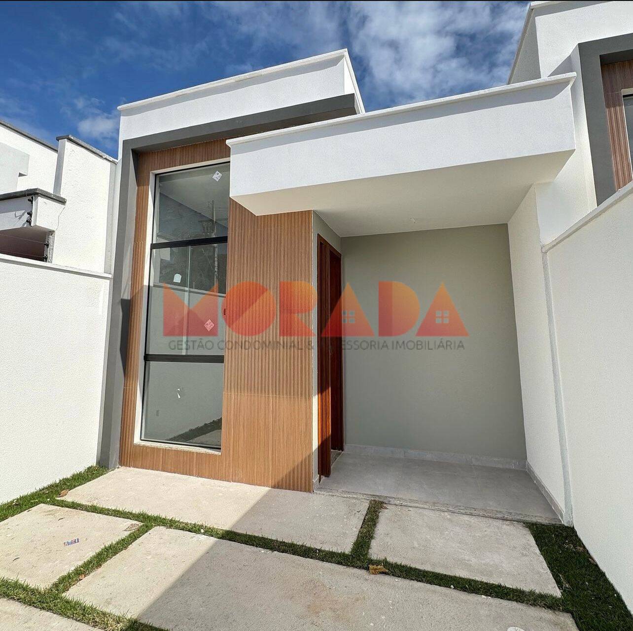 Casa à venda com 3 quartos, 77m² - Foto 1