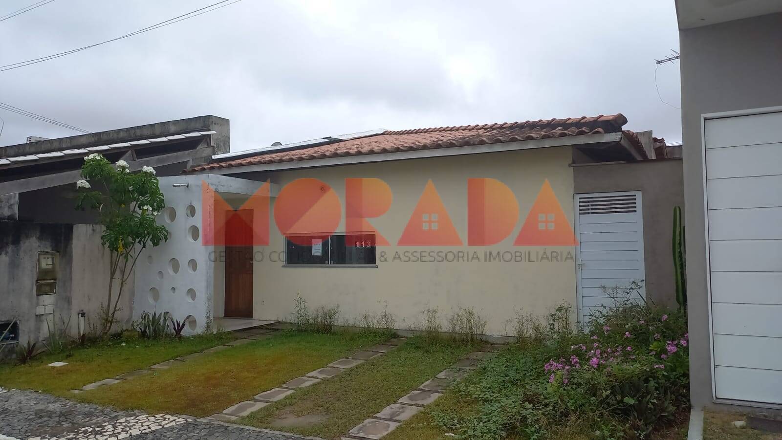 Casa para alugar com 3 quartos, 74m² - Foto 1